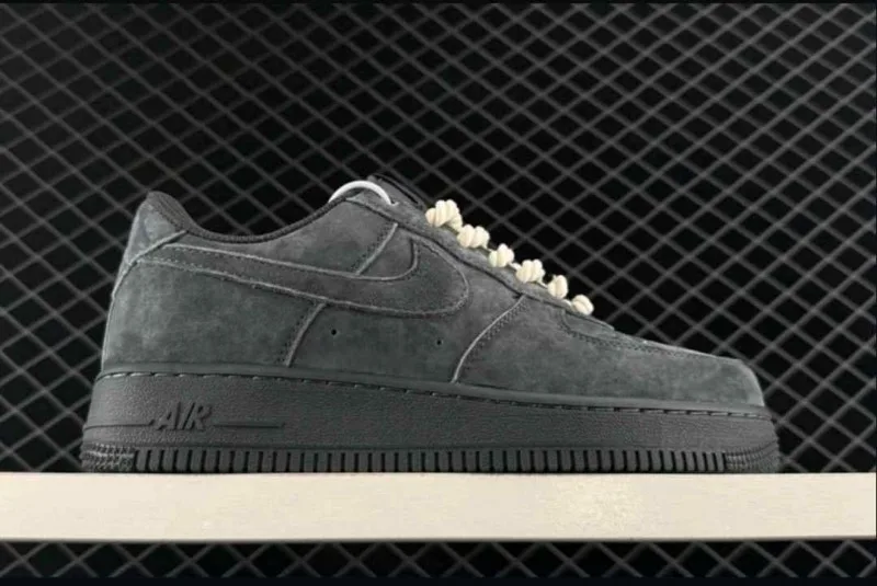 Nikkee Air force 1Low Grey Suede