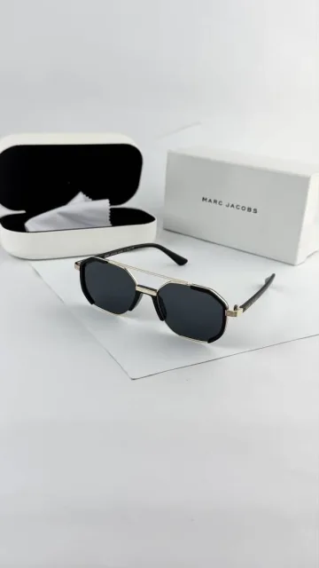 MARC JACOBS GOLD BLACK 6008