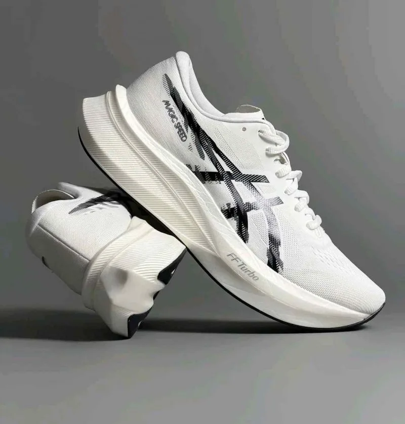 Asiccss. Magic Speed 4 White Black