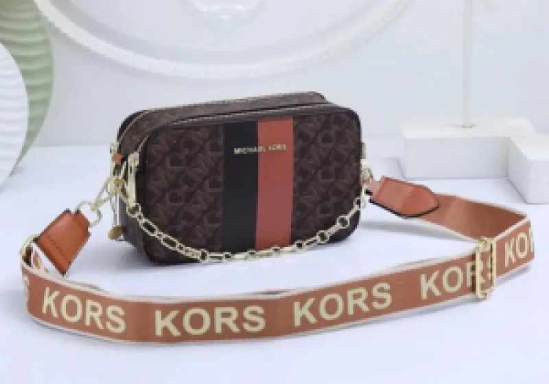 MICHEAL KORS Camera Sling Bag With Box & Dust Bag & Sling Belt 5114