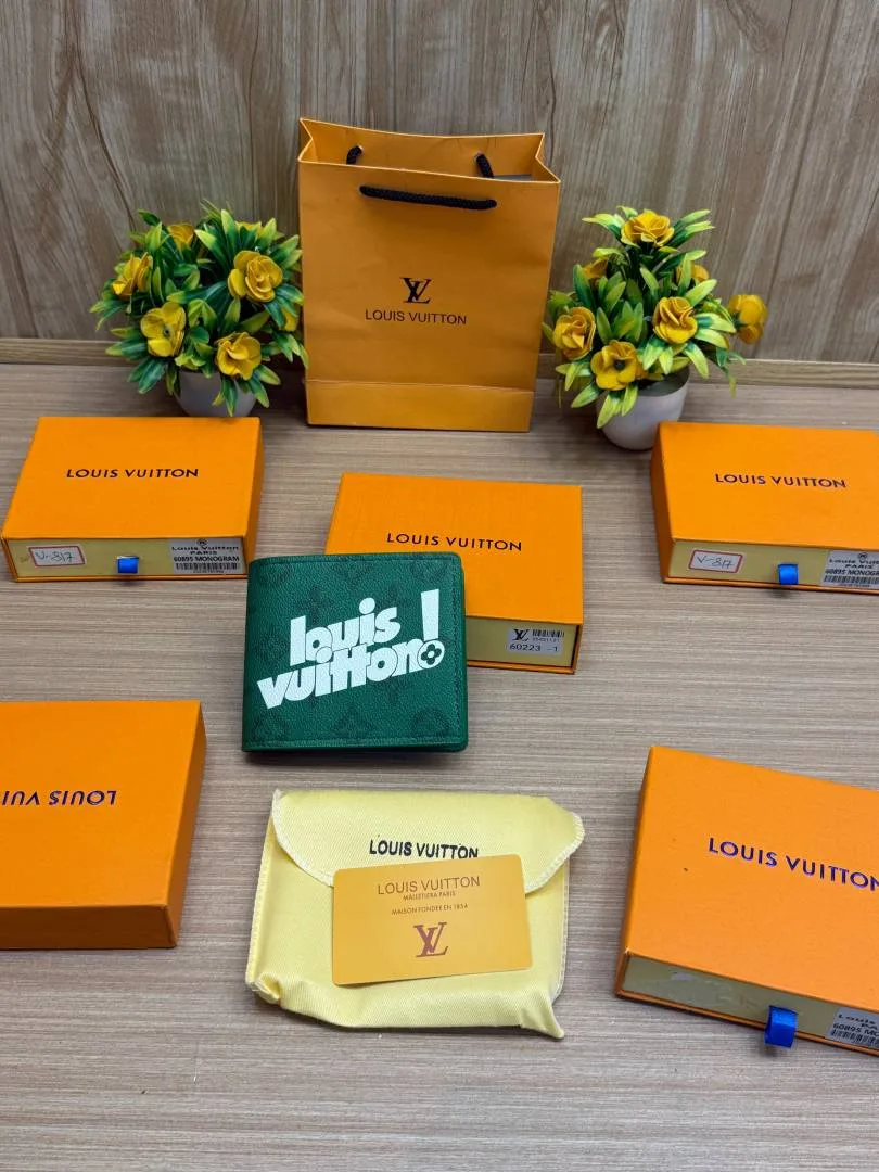 LOUIIS VUITTON WALLET V959