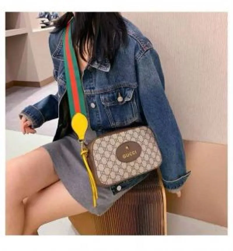 Gucc neo vintage gg supreme messenger bag with og box etc 412 6724
