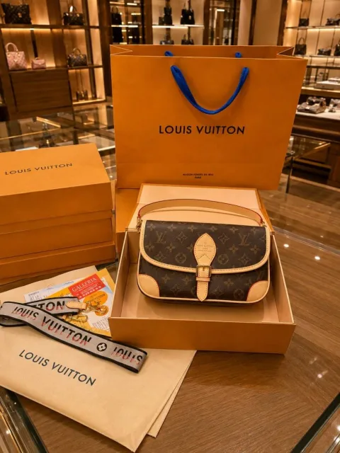 Louiiss vuitton Lv Diane Monogram crossbody Bag With Magnetic Box & Carrybag Premium Model 655