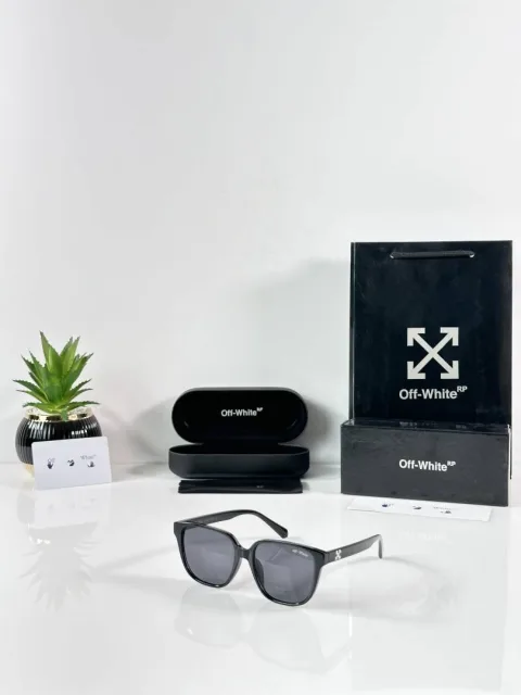 Off whit 2135 Black