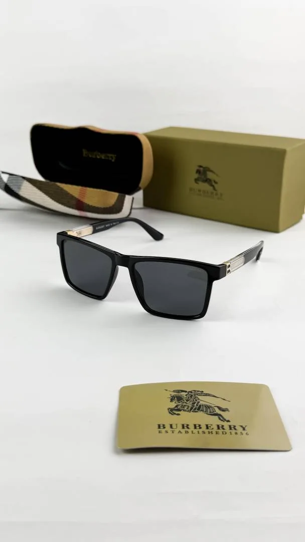 Burberr_black_8233-25
