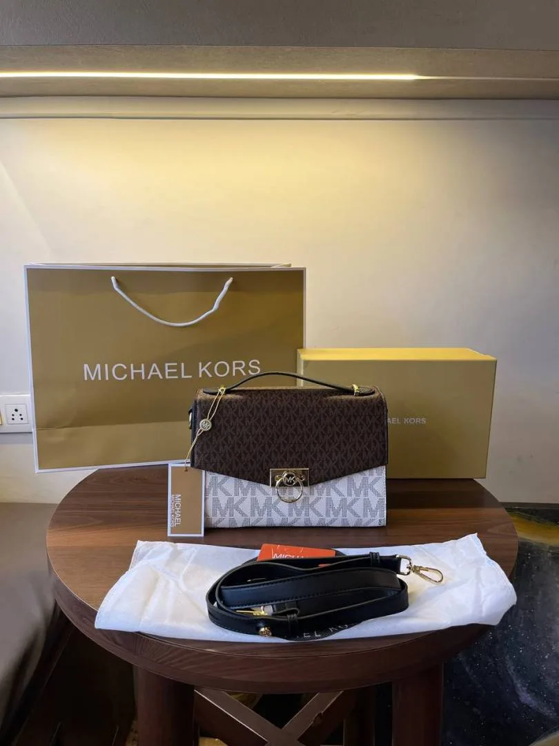 MICHAAEL_KORS_MK_HENDRIX_SIGNATURE_SHOULDERBAG_WITH_OGBOX_Carrybag_premium_model 137