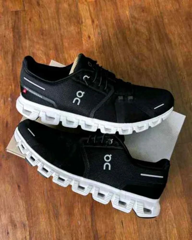 On cloud Running Cloud 5 Black White