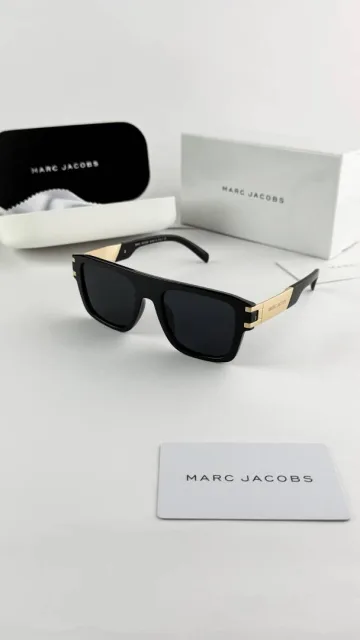 MARC JACOBS GOLD BLACK 1004