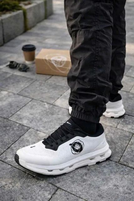 Sale Kith x On Cloudzone White Black 2012