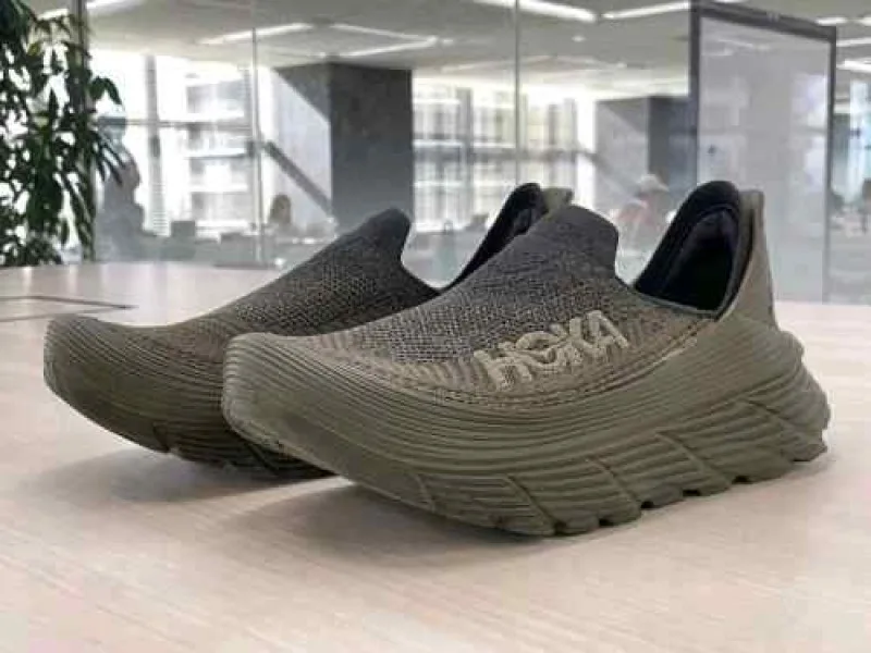 Hoka Restore TC Dark Olive Green
