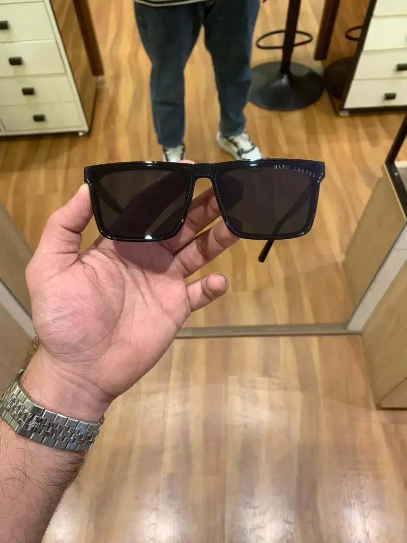 Marc jacobs square full black