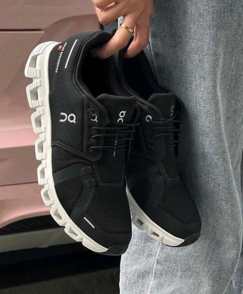 On Running Cloud 5 Black White 649