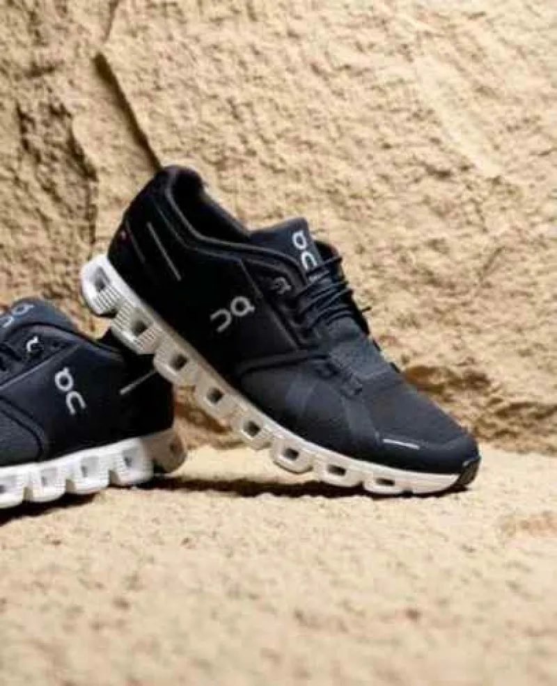 On Running Cloud 5 Black White