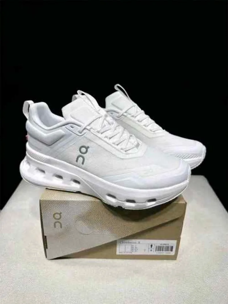 On Cloud nova X Tripple white 592