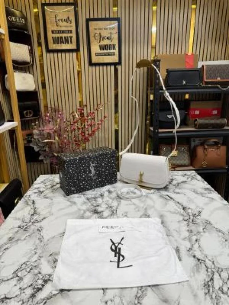 (Ysl) Yves Saint Laurent Le Hobo Shoulder Bag With Box And Dust Bag (V-2428-1) (White)