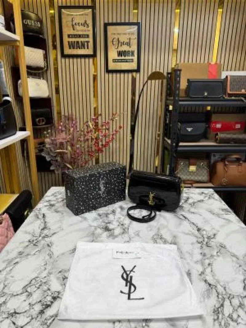 (Ysl) Yves Saint Laurent Le Hobo Shoulder Bag With Box And Dust Bag (V-2428-1) (Black)