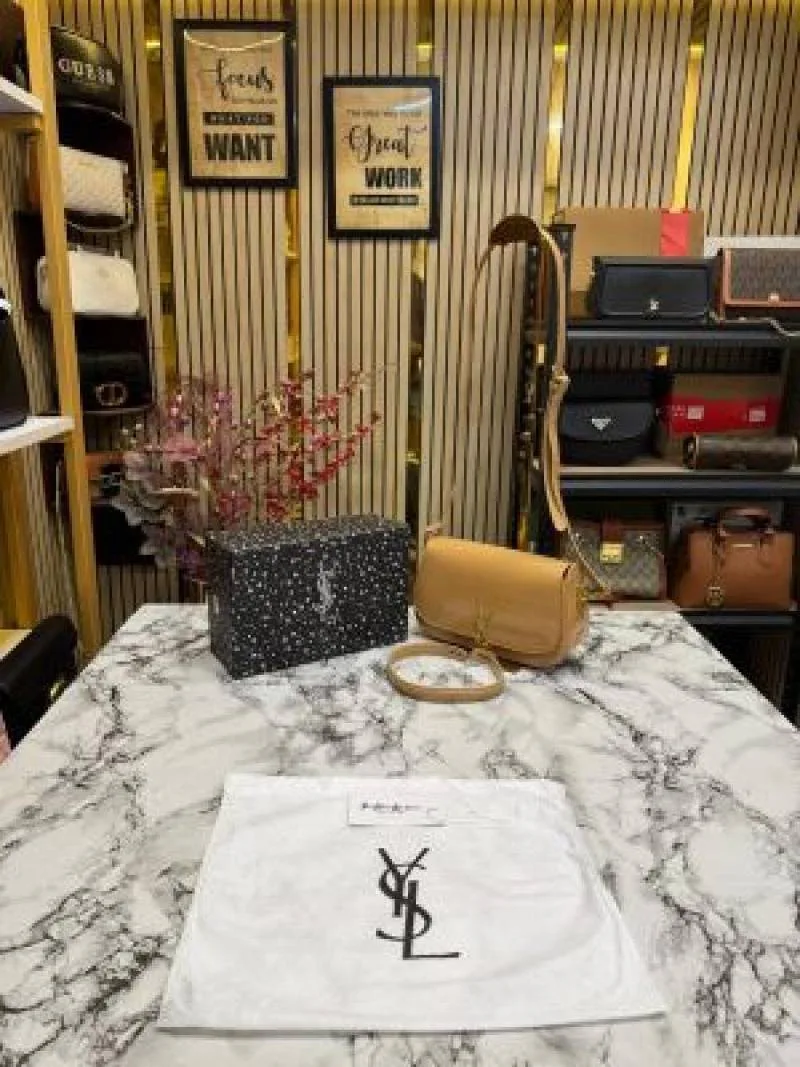 (Ysl) Yves Saint Laurent Le Hobo Shoulder Bag With Box And Dust Bag (2428-1 Apricot)