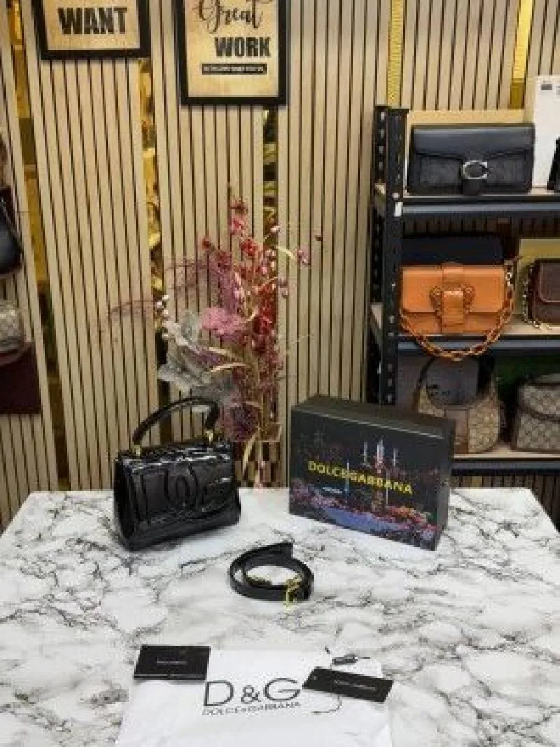 Dolche gabana_lacquered_bag_mini_dg logo_(black)