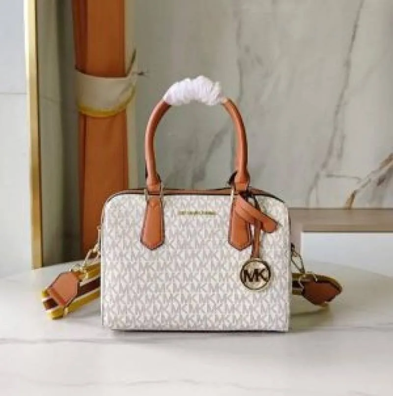 Micheal Kors Boston Premium Quality Hand Bag With Dust Bag (Beige)