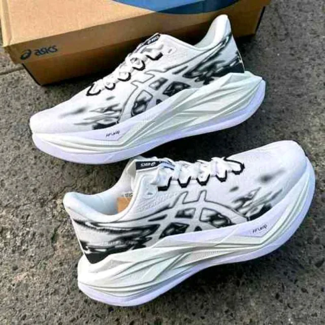 Asiccs Superblast 3 White fix 106