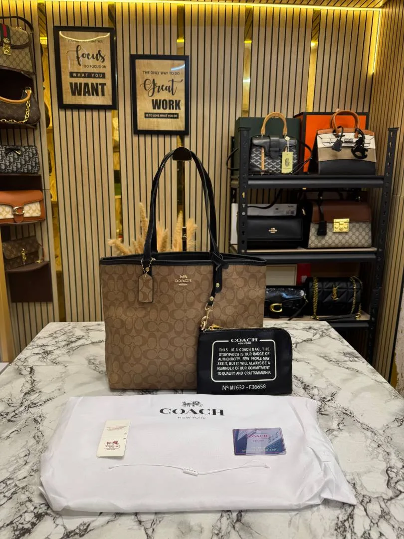 Coatch City Tote Signature Canvas Tote Bag Including Pouch And Dust Bag (Khaki) (8020)