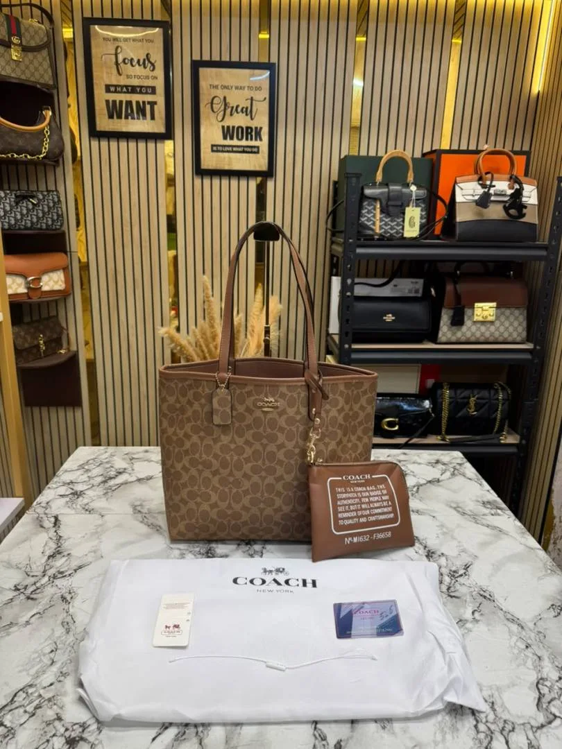 Coatch City Tote Signature Canvas Tote Bag Including Pouch And Dust BaGahpricot) (8020)