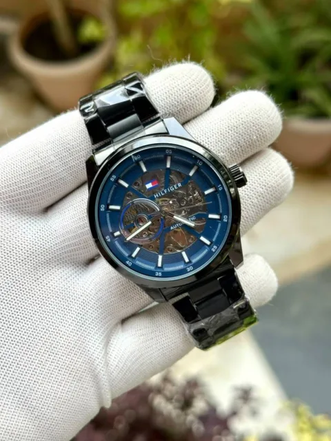 Tommy Hilfigar Official Article Auto