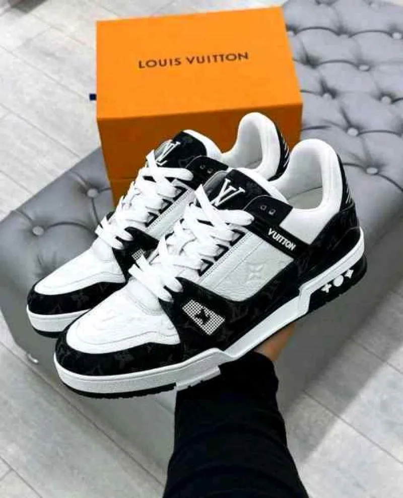 Loiuss Vuitton LV Trainer White Black 151