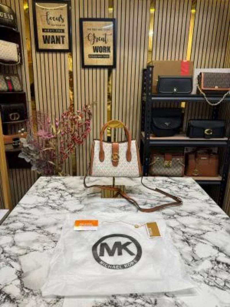 Micheal Kors Gabby Signature Satchel Bag With Dust Bag (Beige) (V-23007)